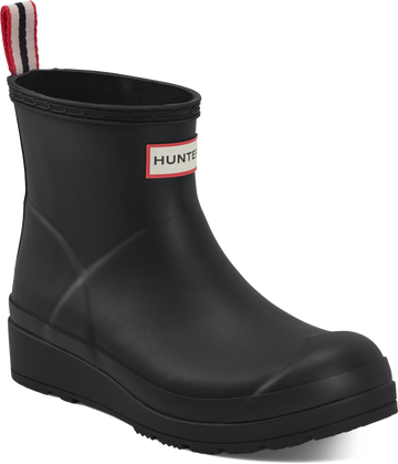 Quarter turn view Women's Hunter Footwear style name W Play Short Boot in color BLK HNTR. Sku: WS2020RMA-HBL01