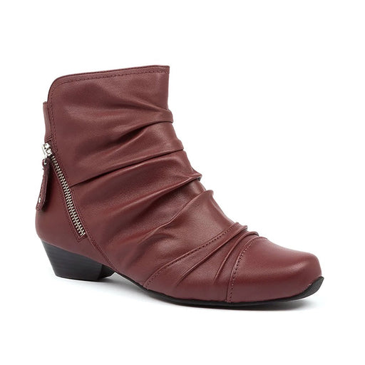 Quarter turn view Women's Ziera Footwear style name Camryn-XW in color Dark Red. Sku: ZR10022RANLE