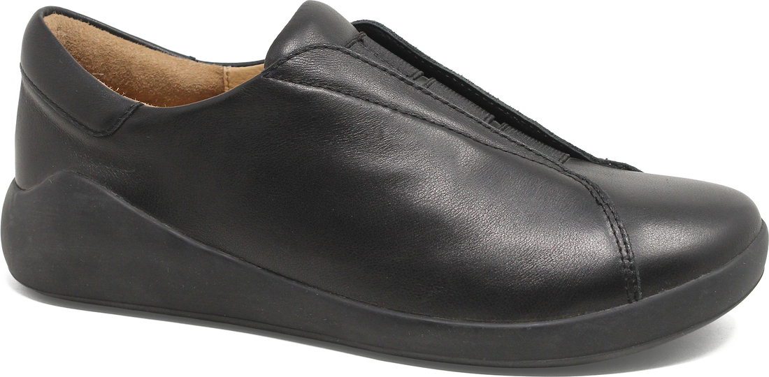 Quarter turn view Women&