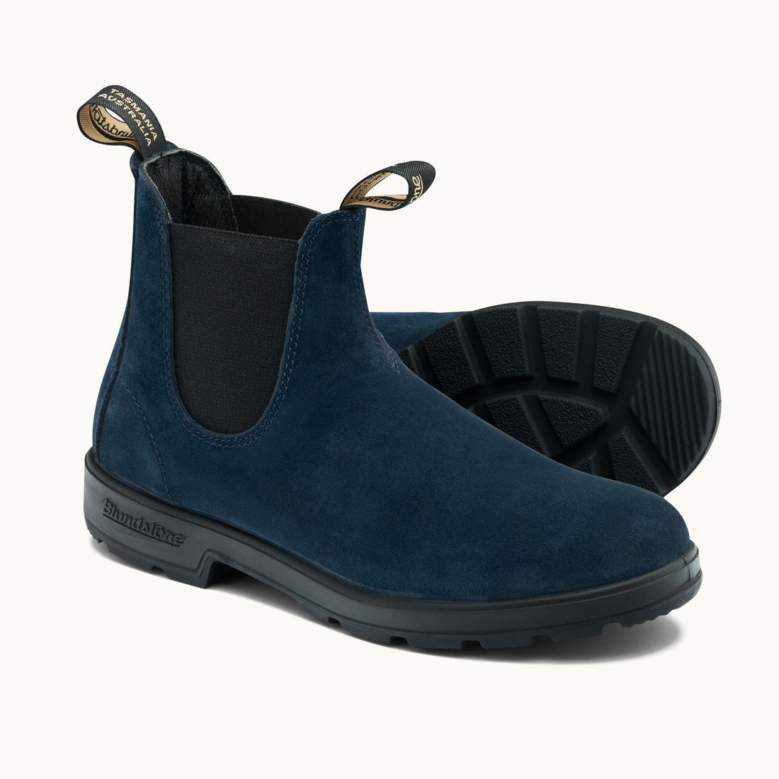 tobacco blundstone BL1911 these Chelsea boots are all about easy wear Blundstone Men's Chelsea Boot in