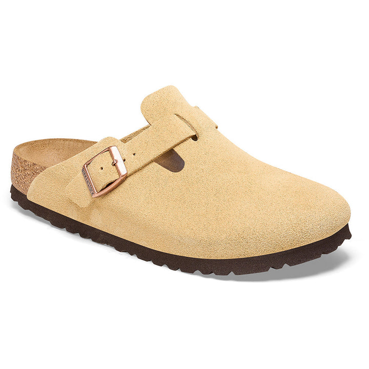 Quarter view Women's Birkenstock Footwear style name Boston Suede Narrow in color Latte Cream. Sku: 1026164