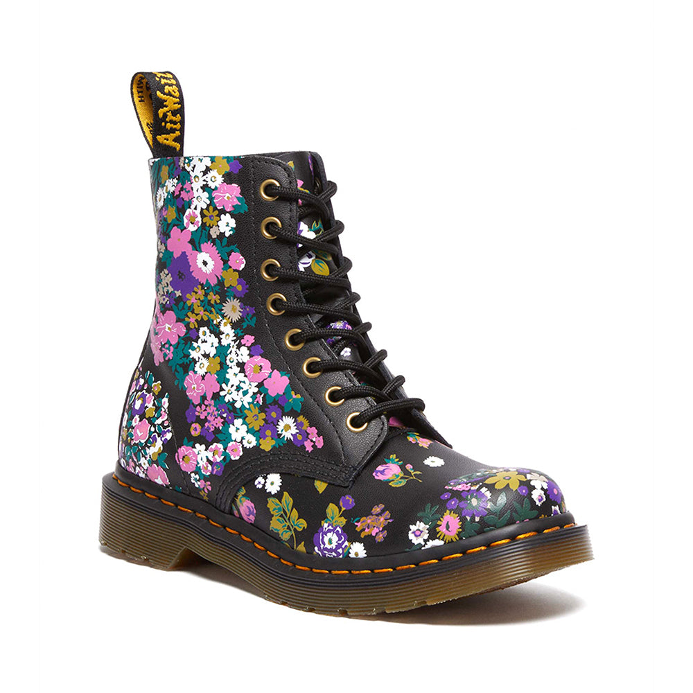 Quarter view Women&