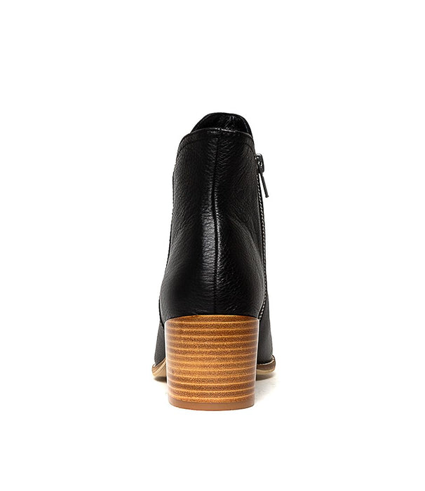 Rear View Women's Django & Juliette Mockas Boot In Black/ Natural Heel Leather Sku: Dj12670Bblle