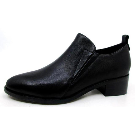 Quarter view Women's Django & Juliette Footwear style name Pavas in color Black. Sku: DJ18787BLALE