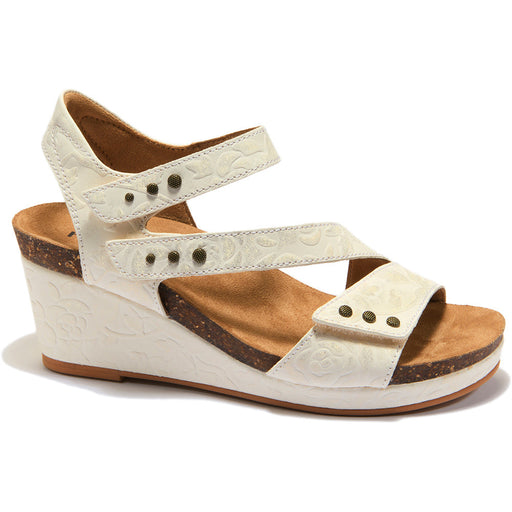 Quarter view Women's Halsa Footwear style name Giselle in color Ivory. Sku: SE04903-05